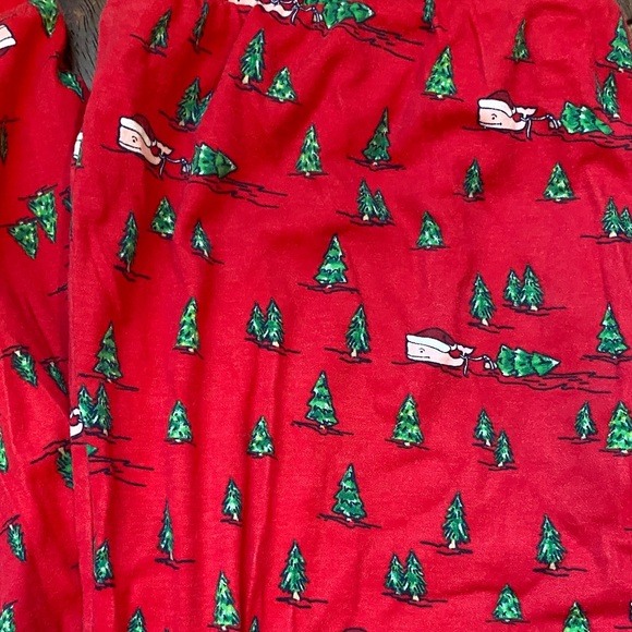 Vineyard Vines Red Kids Pajama Set with Christmas Trees - Picture 6 of 11